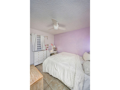 Welcome to this charming single-story residence in Golfview - photo 29