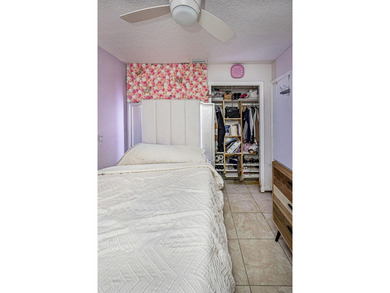 Welcome to this charming single-story residence in Golfview - photo 30