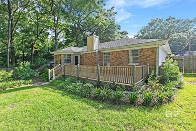 Charming home tucked away on a cul-de-sac in Lake Forest with - photo 32