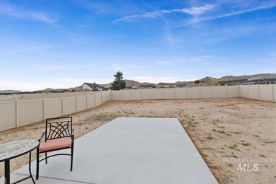 Welcome home to this better-than-new, thoughtfully designed - photo 37