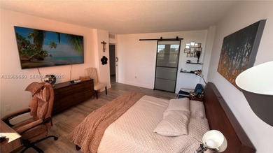 Beautifully updated and move-in ready 2/2 unit in the highly - photo 27