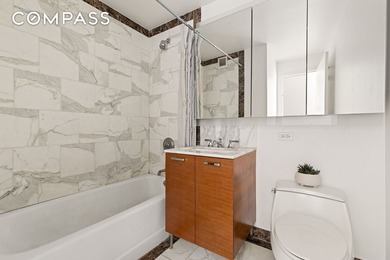 Renovated oversized 1 Bedroom 1.5 Bathroom (easily converts to a - photo 6
