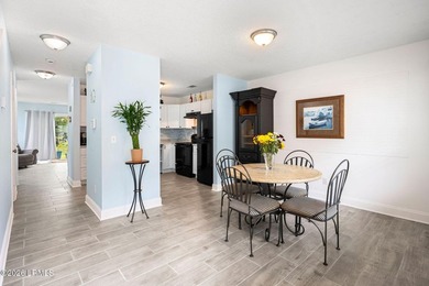 Fabulous features set this Brookshire model apart! This end-unit - photo 3