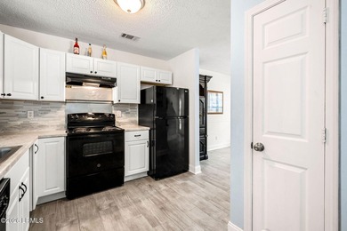 Fabulous features set this Brookshire model apart! This end-unit - photo 9
