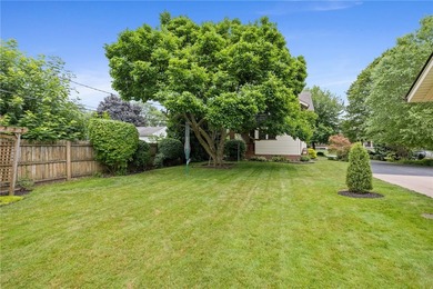 Craftsman charm meets today's modern updates! This beautifully - photo 9
