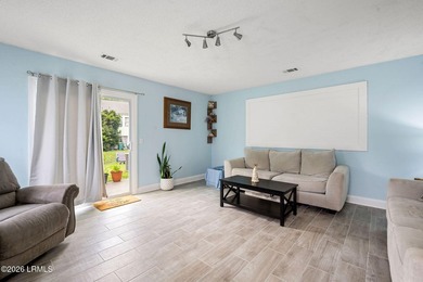 Fabulous features set this Brookshire model apart! This end-unit - photo 10