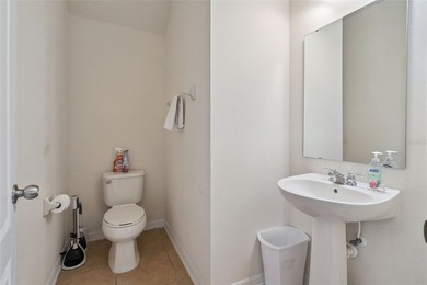 Such a Charming, Family-Friendly 4 Bedroom 2.5 Bath Home in - photo 24