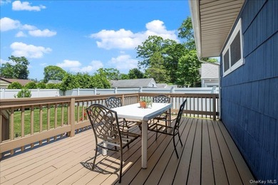 Welcome to 3 Cherry Street in Massapequa! This turnkey 3-bedroom - photo 24