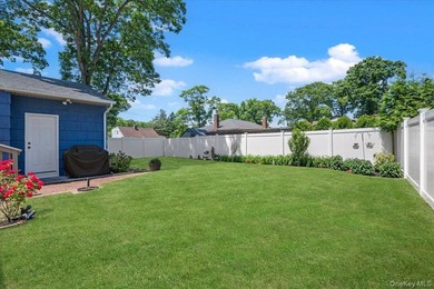 Welcome to 3 Cherry Street in Massapequa! This turnkey 3-bedroom - photo 25
