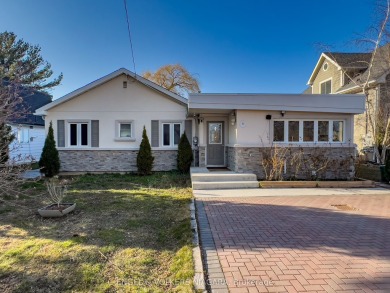 Lake Home For Sale in Niagara-on-The-Lake,