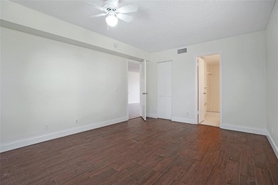 Best location in all of Lake Emerald! Ground floor, corner unit - photo 11
