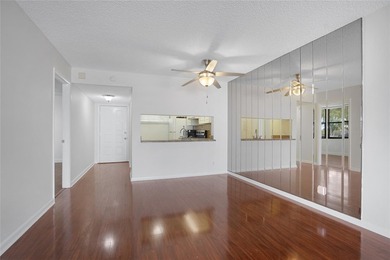 Best location in all of Lake Emerald! Ground floor, corner unit - photo 19