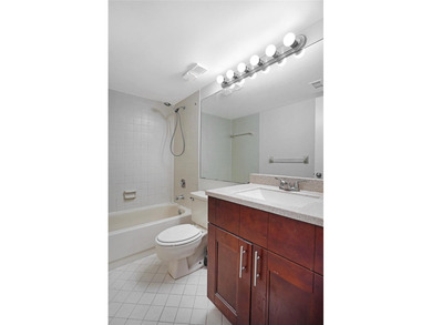 Best location in all of Lake Emerald! Ground floor, corner unit - photo 21