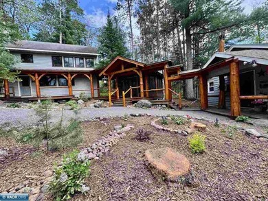 Charming 3 Bedroom Retreat Amidst Towering Pines! This - photo 25