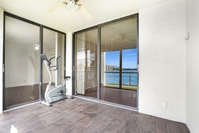 Best location in all of Lake Emerald! Ground floor, corner unit - photo 26