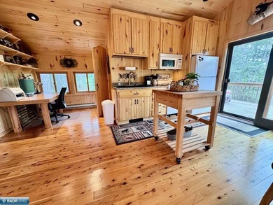 Charming 3 Bedroom Retreat Amidst Towering Pines! This - photo 27