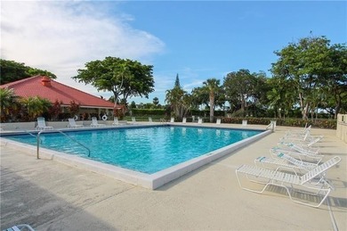Best location in all of Lake Emerald! Ground floor, corner unit - photo 31