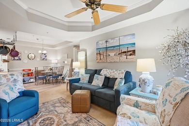 Top-floor 2 bed, 2 bath condo with stunning views overlooking - photo 4