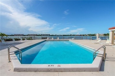 Best location in all of Lake Emerald! Ground floor, corner unit - photo 34