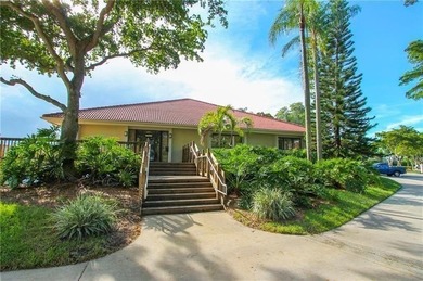 Best location in all of Lake Emerald! Ground floor, corner unit - photo 37
