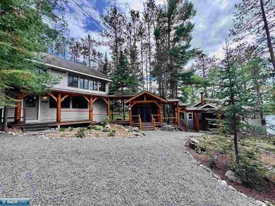 Charming 3 Bedroom Retreat Amidst Towering Pines! This - photo 46