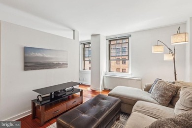 Live right on Rittenhouse Square! Step out of the lobby, cross - photo 6