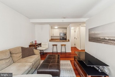 Live right on Rittenhouse Square! Step out of the lobby, cross - photo 7