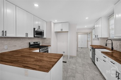 Welcome to this charming 3-bedroom, 2-bath cottage in Savannah - photo 12