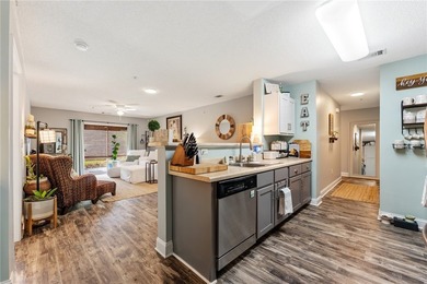 Enjoy low-maintenance living on Lake Hartwell in this beautiful - photo 20
