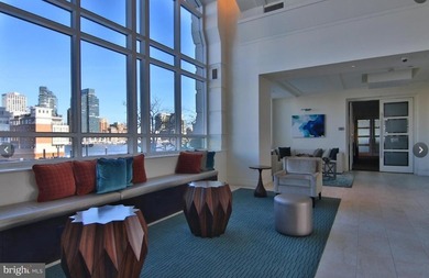 Welcome to luxury waterfront living at 100 Harborview Drive - photo 3