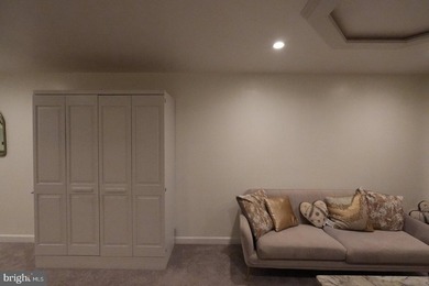 Welcome to luxury waterfront living at 100 Harborview Drive - photo 8