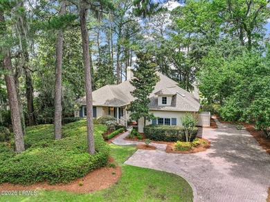 Nestled on a beautifully manicured .34 acre lot on Dataw Island - photo 1