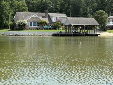 Lake Home For Sale in Gadsden, Alabama