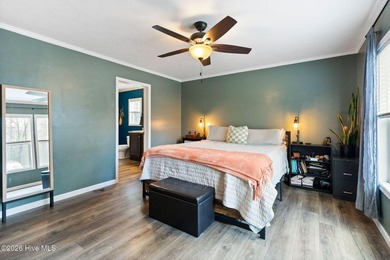 Rare opportunity to own a private and versatile 2.85-acre estate - photo 24
