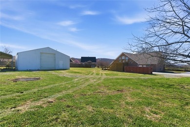 Rare find! Custom home on 3 acres in Fayetteville + 1280 sf shop - photo 26