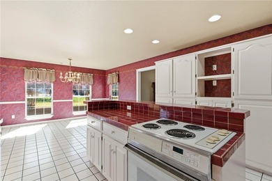 Rare find! Custom home on 3 acres in Fayetteville + 1280 sf shop - photo 36