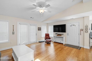 Welcome to 8 Wateree Court, a charming cottage style home - photo 7