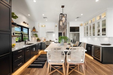 Experience practical elegance in this thoughtfully designed - photo 15