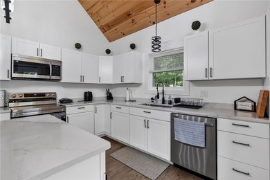 Turnkey. Furnished. Proven  with future bookings. Welcome to - photo 8