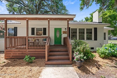 Nestled on a spacious 0.45-acre corner lot in the heart of Mossy - photo 6