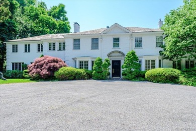 Welcome to this magnificent and stately Center Hall Colonial - photo 1