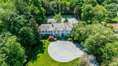 Welcome to this magnificent and stately Center Hall Colonial - photo 2