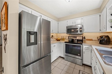 Living in the comfort of this townhouse feels like striking the - photo 10