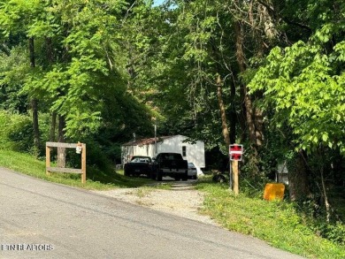Lake Acreage Sale Pending in Harriman, Tennessee