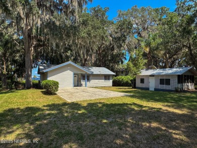 Lake Home For Sale in Melrose, Florida