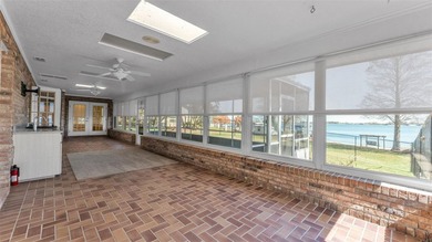 Welcome to this beautiful lakefront home on Lake Juliana - photo 52
