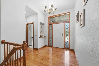 Beautiful home located in an elegant peaceful neighborhood - photo 2