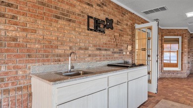 Welcome to this beautiful lakefront home on Lake Juliana - photo 54