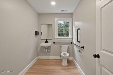 Prime commercial space available on Lady's Island's second - photo 9