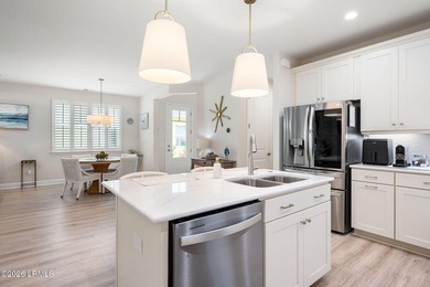 Beautiful Lucia Villa offering a private preserve setting and - photo 3